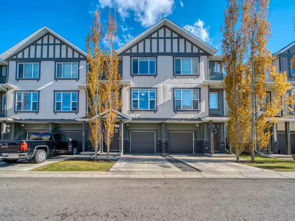 159 New Brighton WALK Southeast, Calgary, AB T2Z 5C7