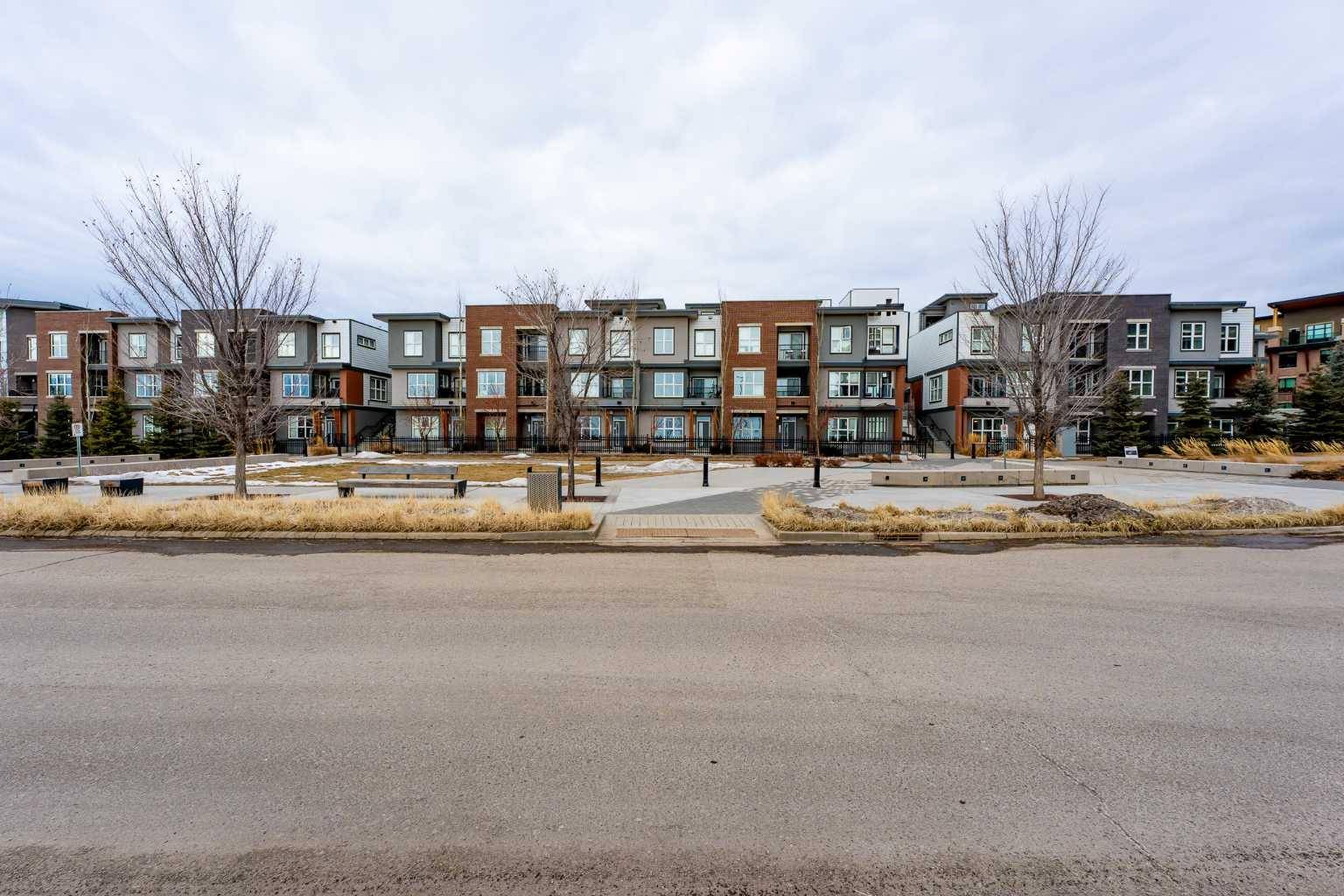Calgary, AB T3E 8A9,95 Burma Star RD Southwest #2309