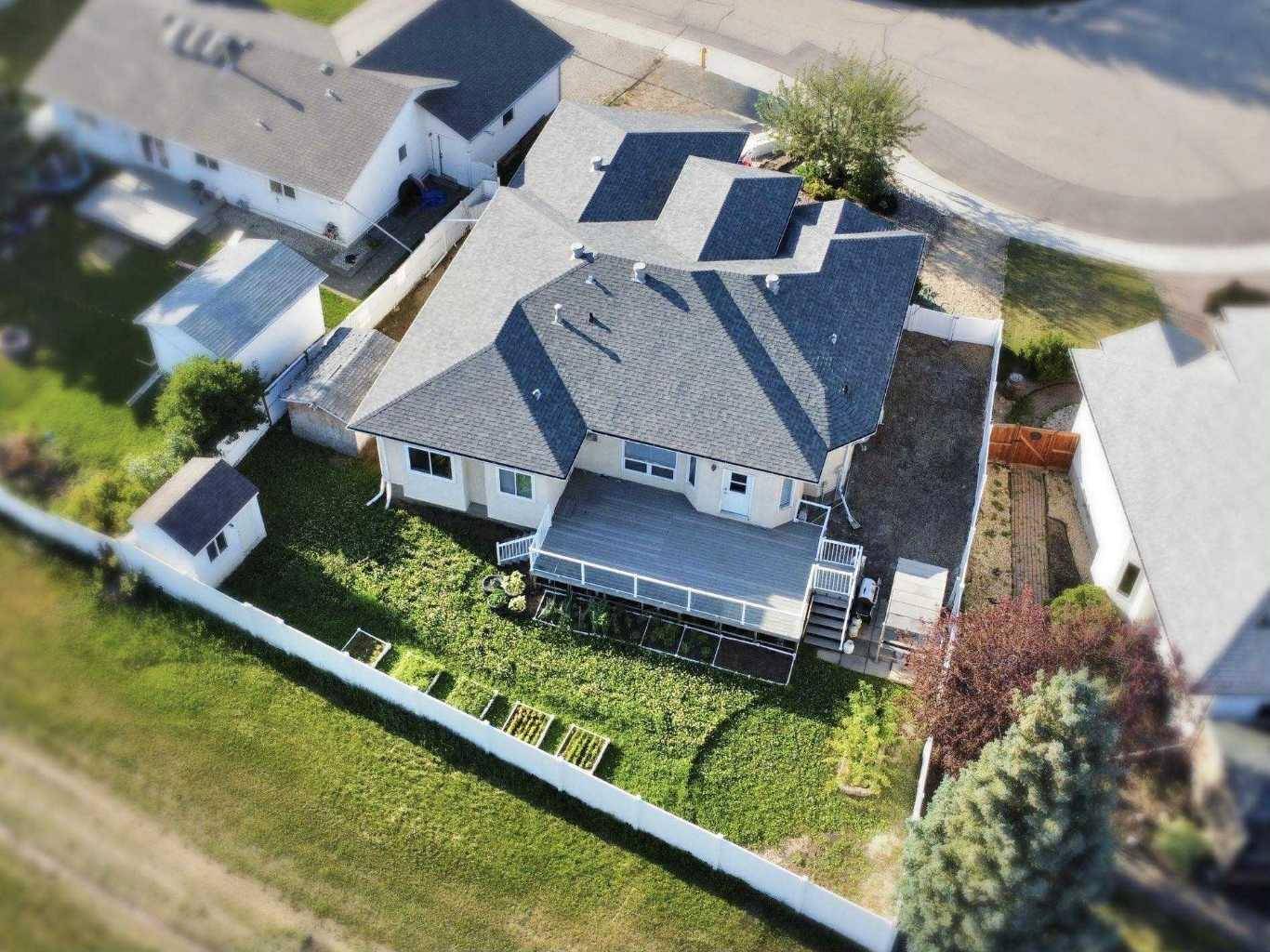 9305 61 AVE, Grande Prairie, AB T8W2E5