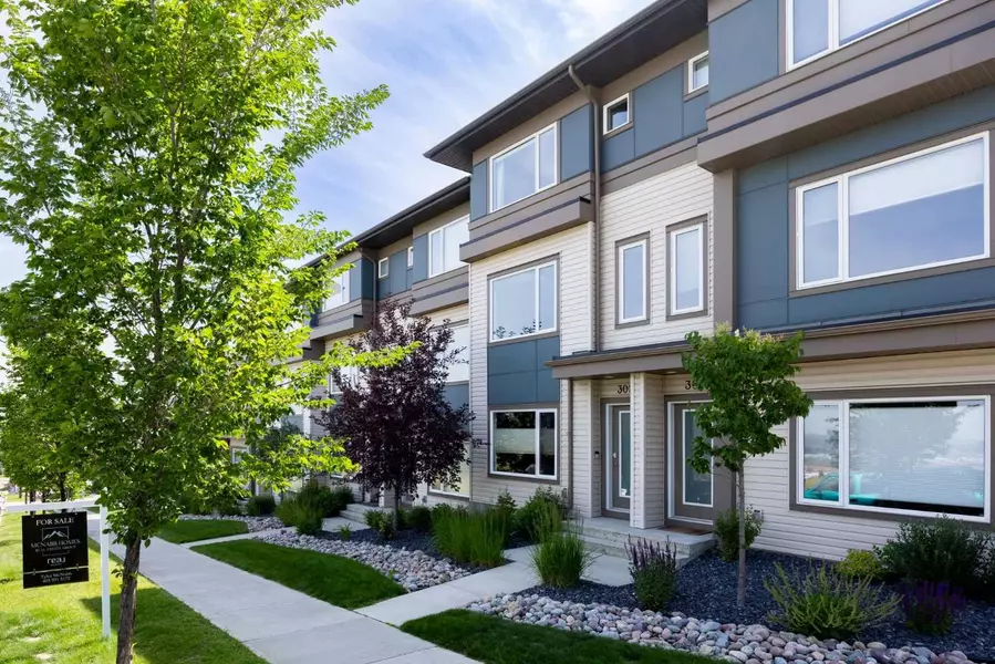 501 River Heights DR, Cochrane, AB T4C2L3