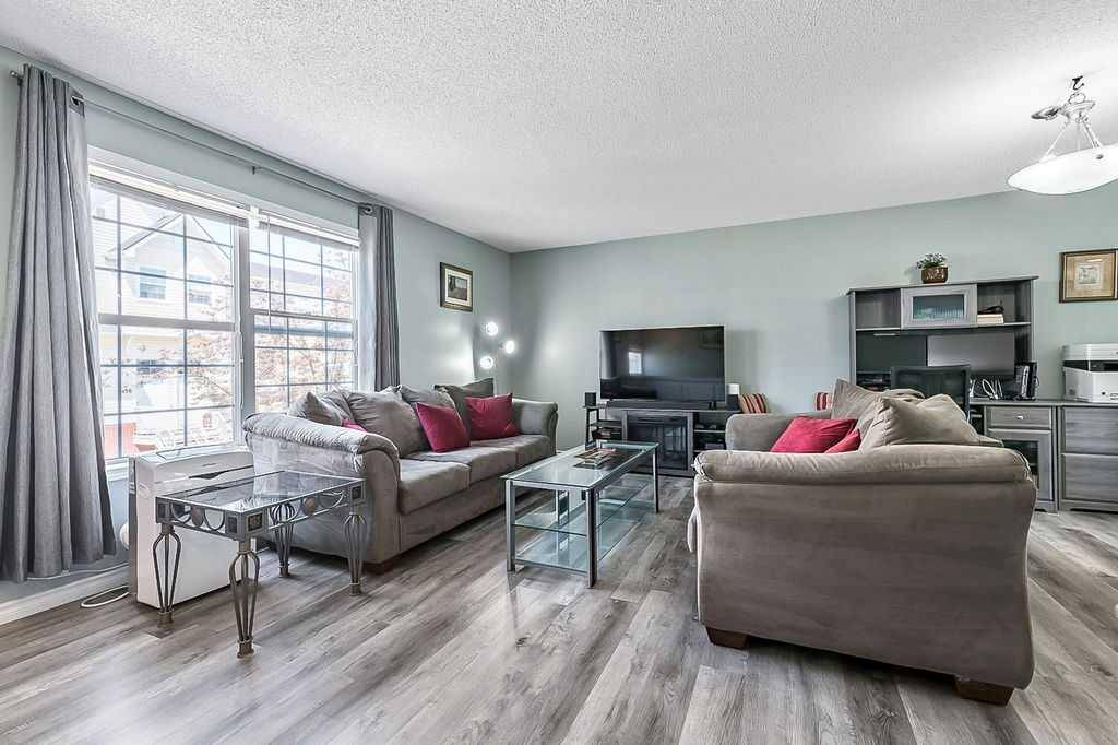Calgary, AB T2Z 3X9,259 Prestwick Acres LN SE