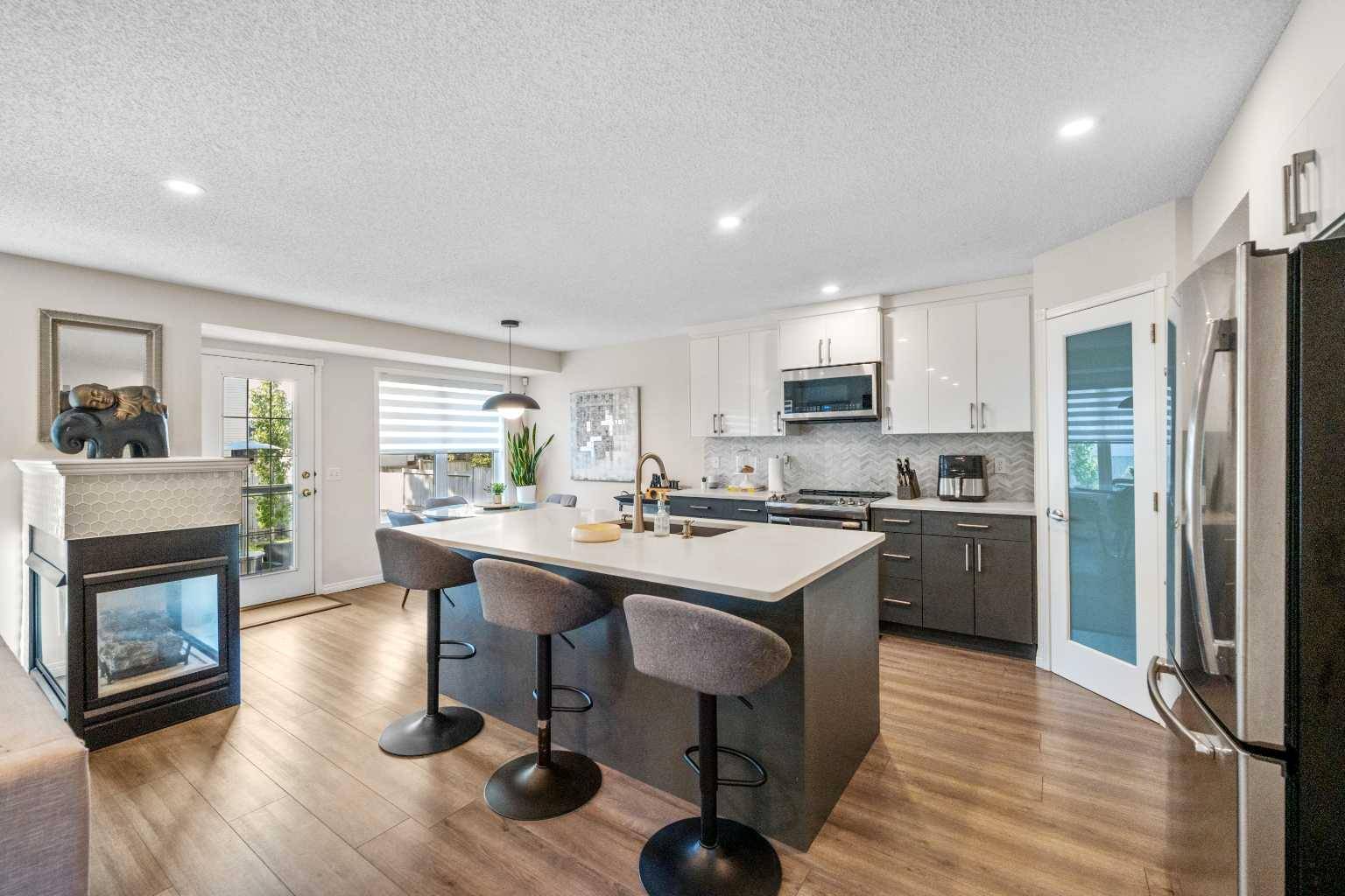 156 Coral Springs Close NE, Calgary, AB T3J 3S5