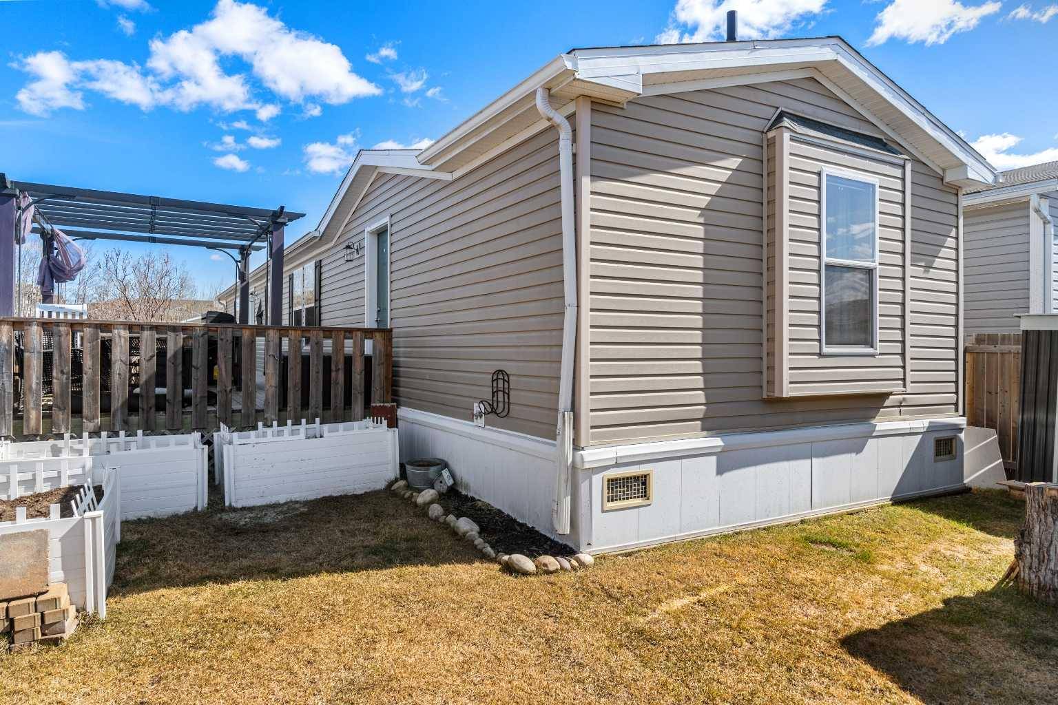 14 Gunderson DR, Whitecourt, AB T7S 0C5