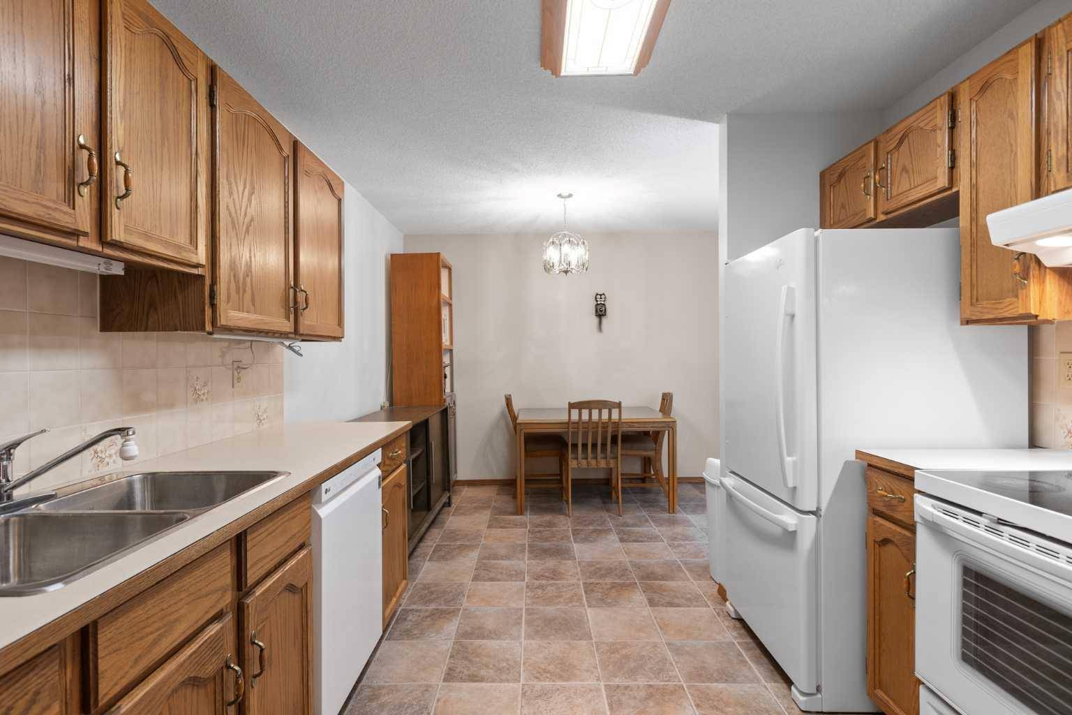 High River, AB T1V 1B7,410 7 ST SW #103