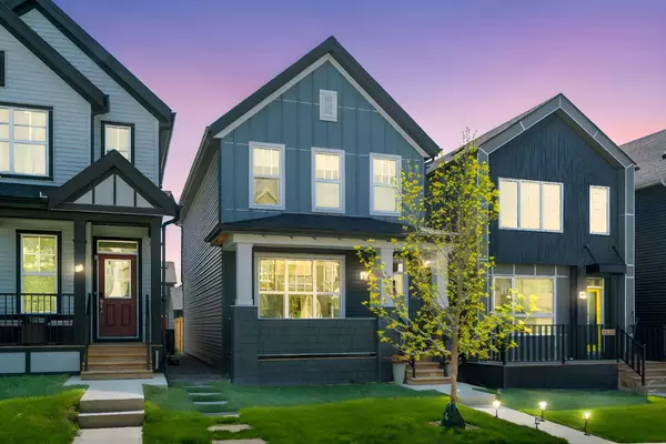Calgary, AB T3S 0H1,32 Heirloom CRES SE