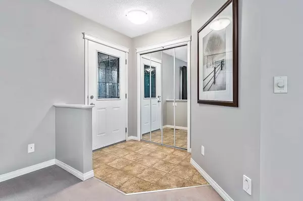 Calgary, AB T2Y 5G4,342 Everglen Rise Southwest