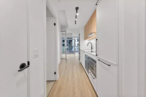 Toronto E01, ON M4L 0B7,1050 Eastern AVE #403