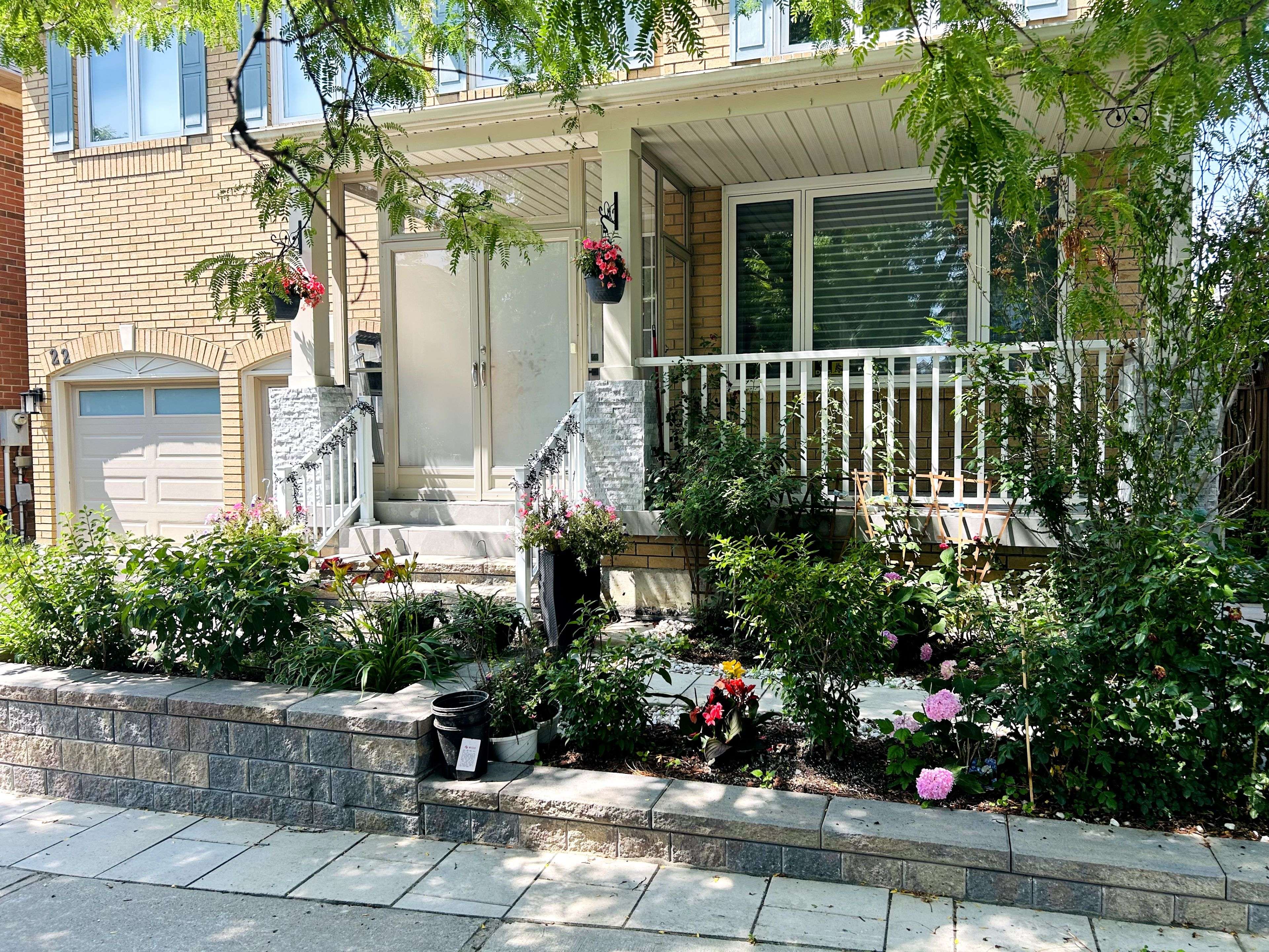 Markham, ON L6C 2B7,22 Lionheart LN