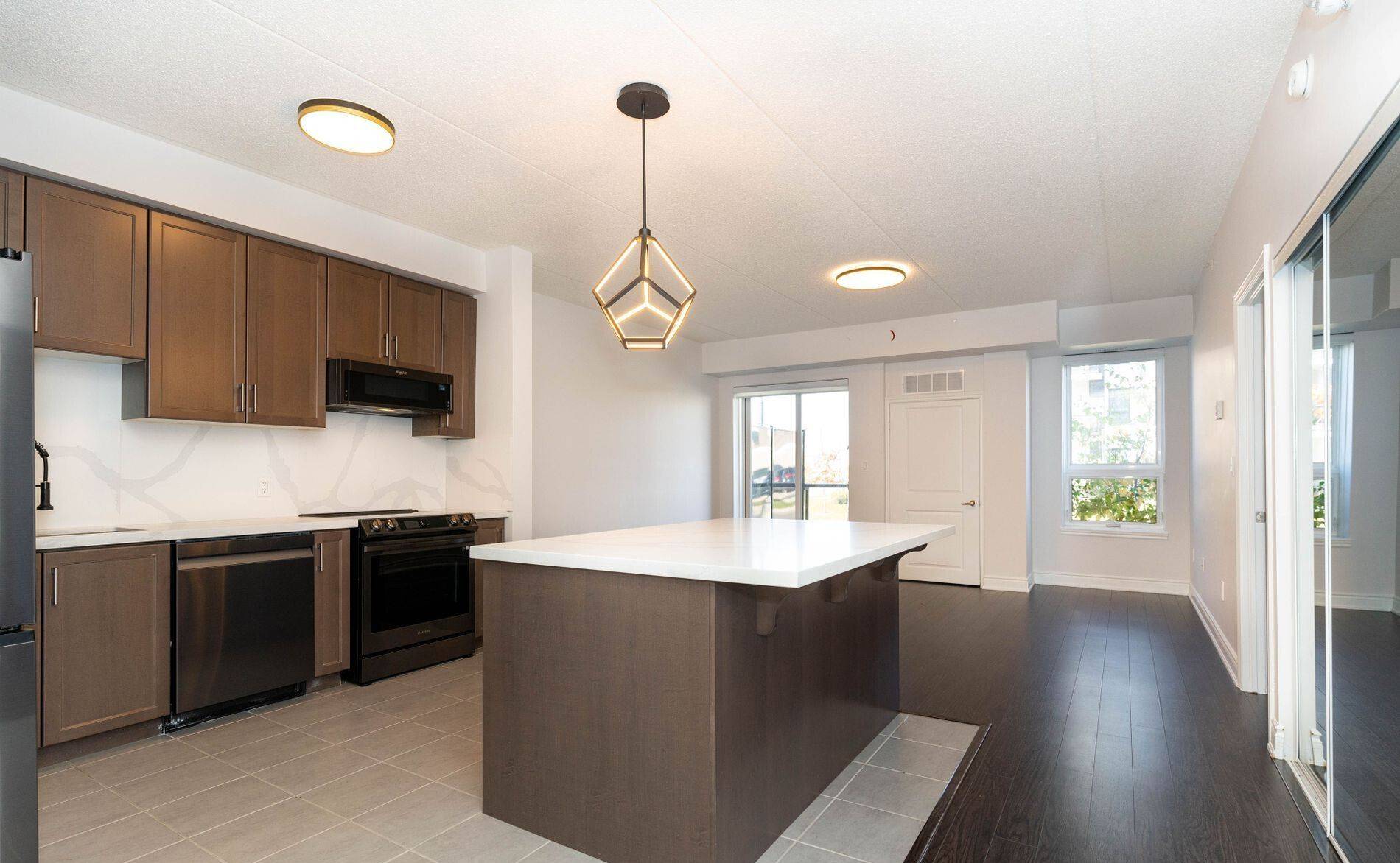 Milton, ON L9T 9A5,650 Sauve ST #115
