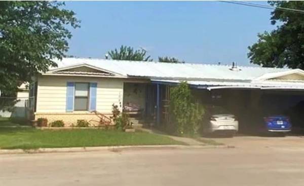 106 N Ave. O, Olney, TX 76374