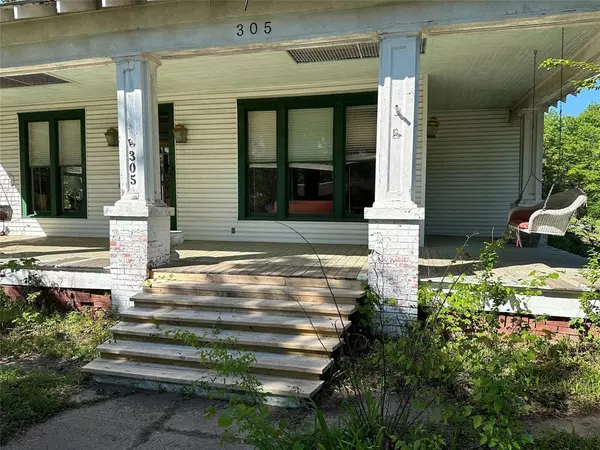Pittsburg, TX 75686,305 Quitman Street