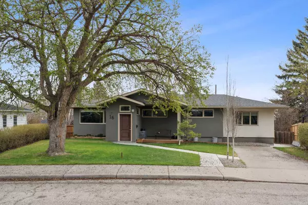 16 MEADOWLARK CRES SW, Calgary, AB T2V 1Z1