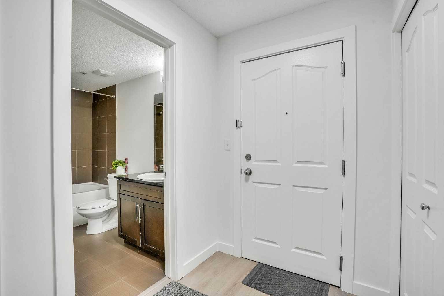 Calgary, AB T3J 0N6,7180 80 AVE NE #220