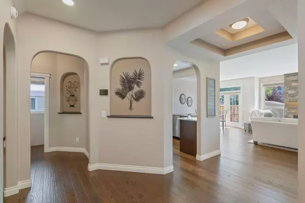 Calgary, AB T3M 1C9,12 Cranleigh CT SE