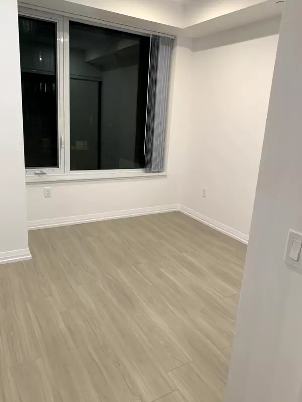 Toronto C10, ON M4S 3A4,50 Dunfield AVE #515