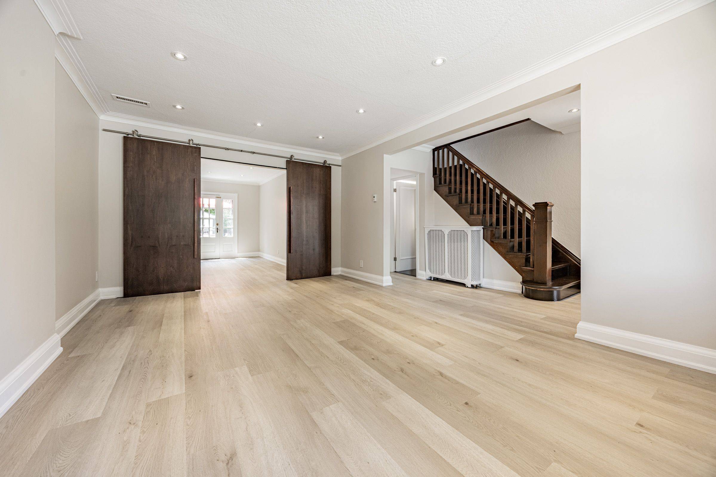 Toronto C03, ON M5P 3K7,1836 Bathurst ST