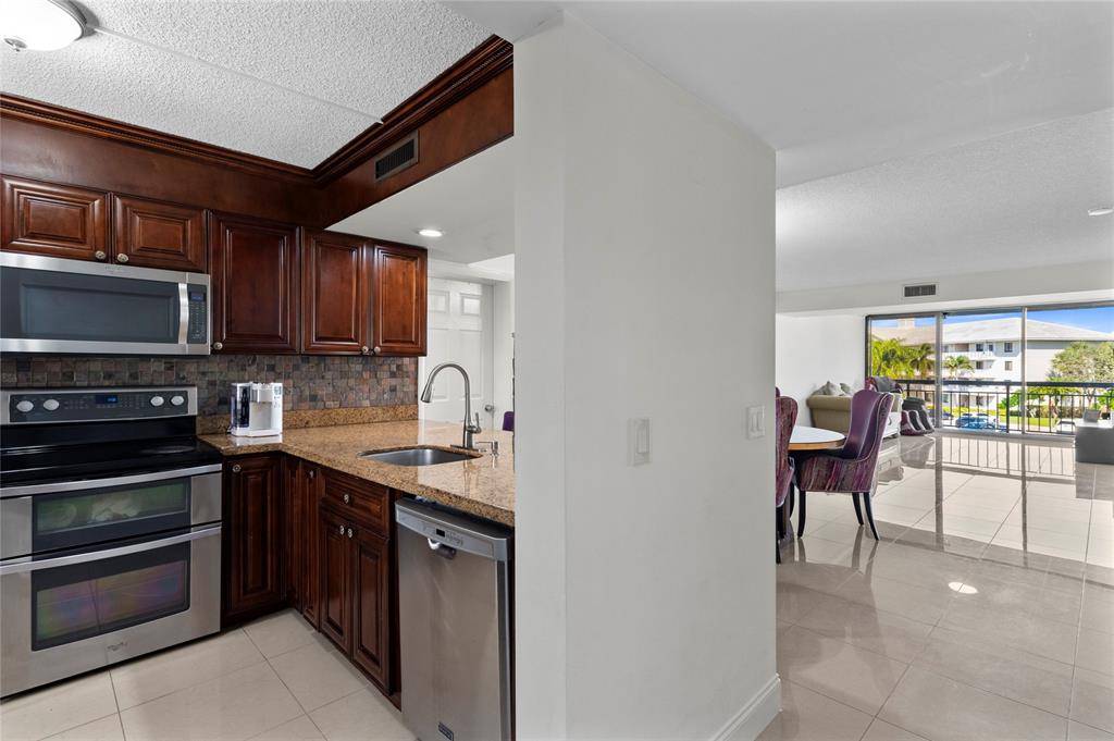 Boca Raton, FL 33433,6217 Balboa Cir #304