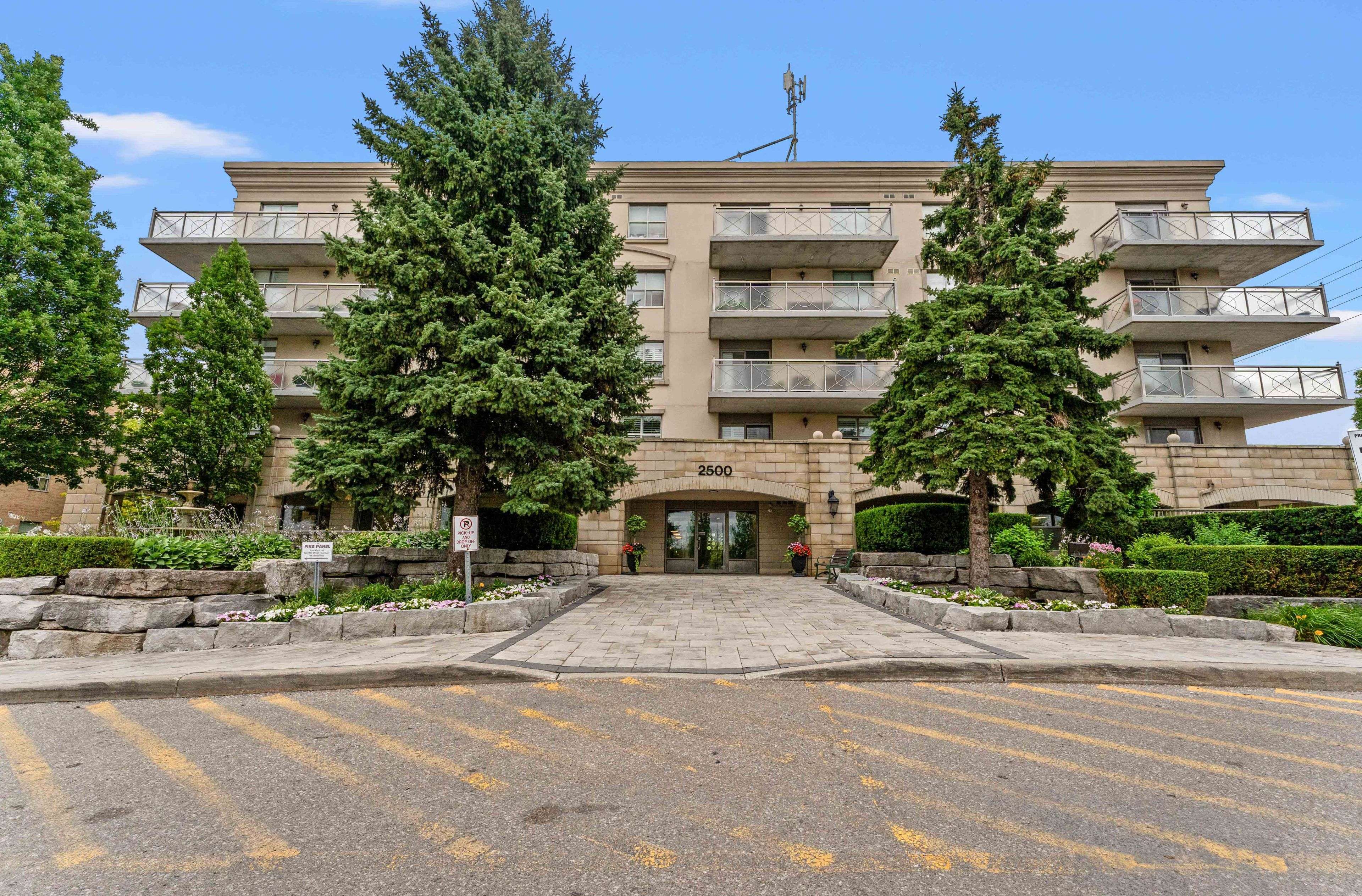 Vaughan, ON L4K 5N7,2500 Rutherford RD #502