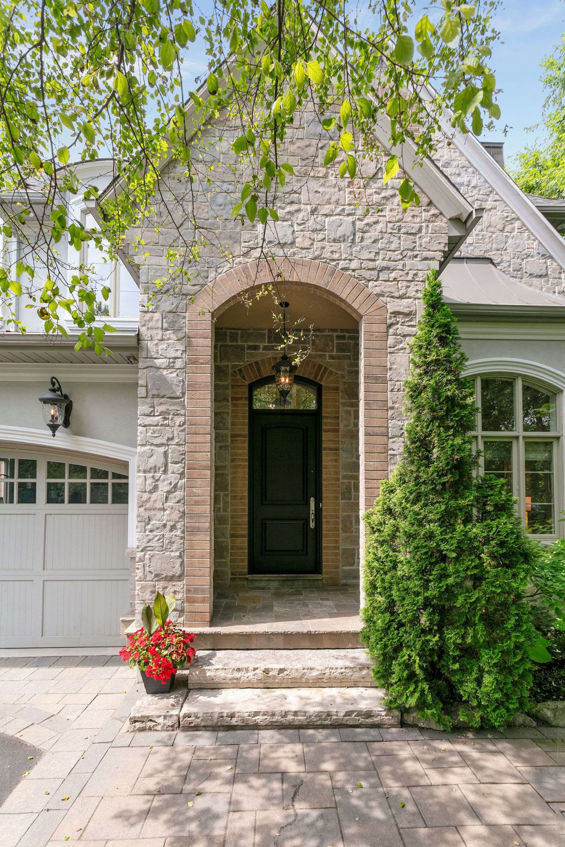 Mississauga, ON L5G 3W6,1290 Lakebreeze DR