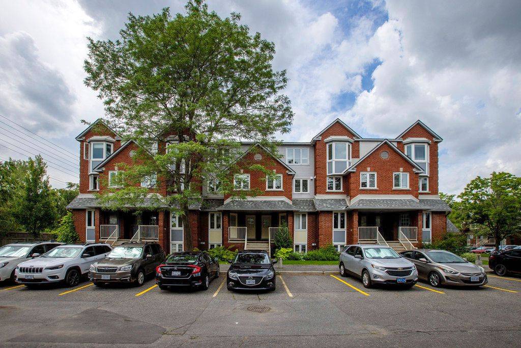 342 Briston Private, Hunt Club - South Keys And Area, ON K1G 5R2