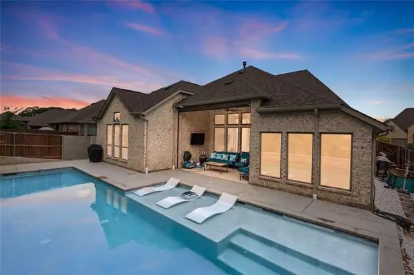 Denton, TX 76210,900 Fallbrook Avenue