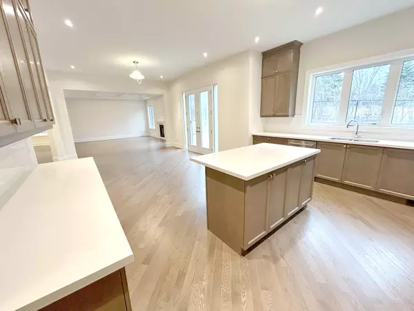 East Gwillimbury, ON L9N 0W4,78 Silk Twist DR