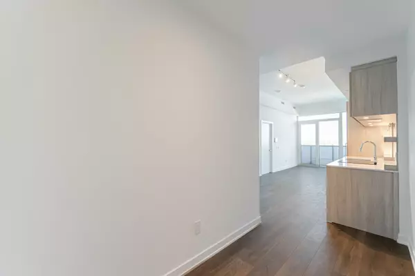 Mississauga, ON L9G 3G1,28 Ann ST W #801