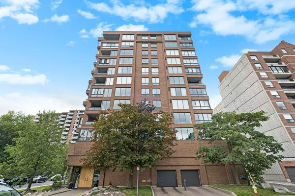 West Centre Town, ON K1Y 2L8,44 Emmerson AVE #502