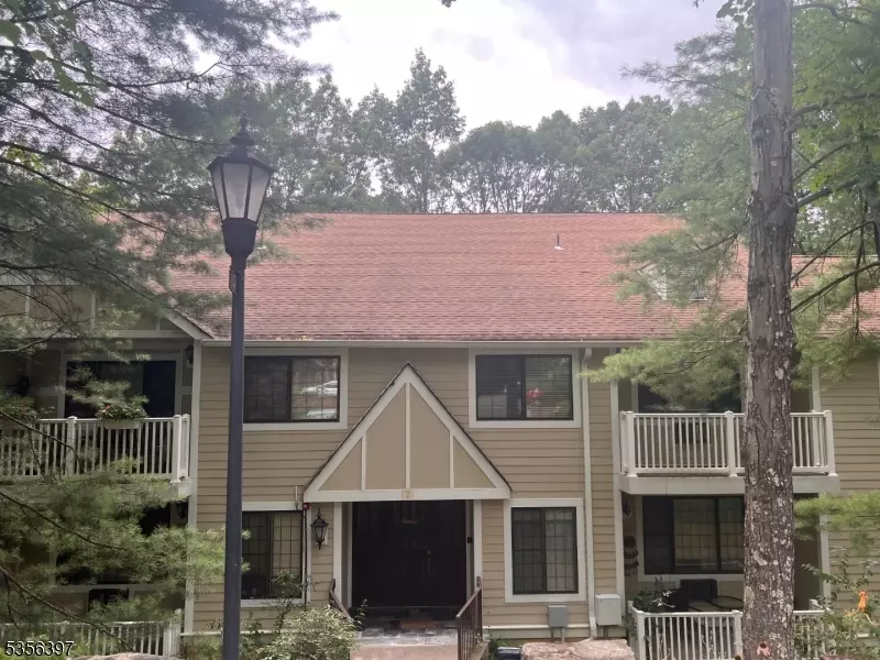 Morris Plains Boro, NJ 07950,7J Foxwood Dr #j