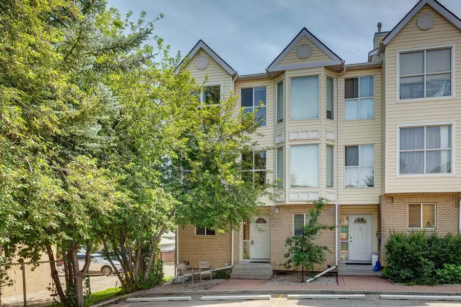 329 Heritage DR Southeast #9, Calgary, AB T2H 1M8