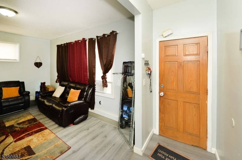 Irvington Twp., NJ 07111,719 18Th Ave