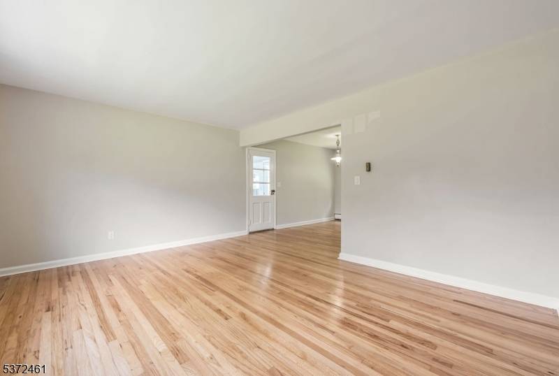 West Caldwell Twp., NJ 07006,19 Sweetwood Ct