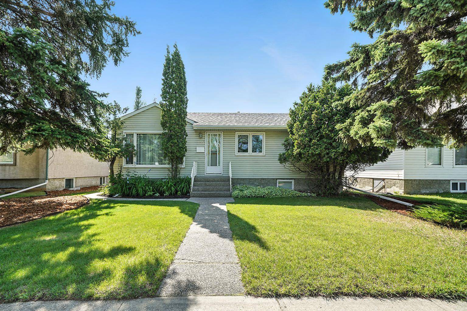 3422 49 AVE, Red Deer, AB T4N 3W2