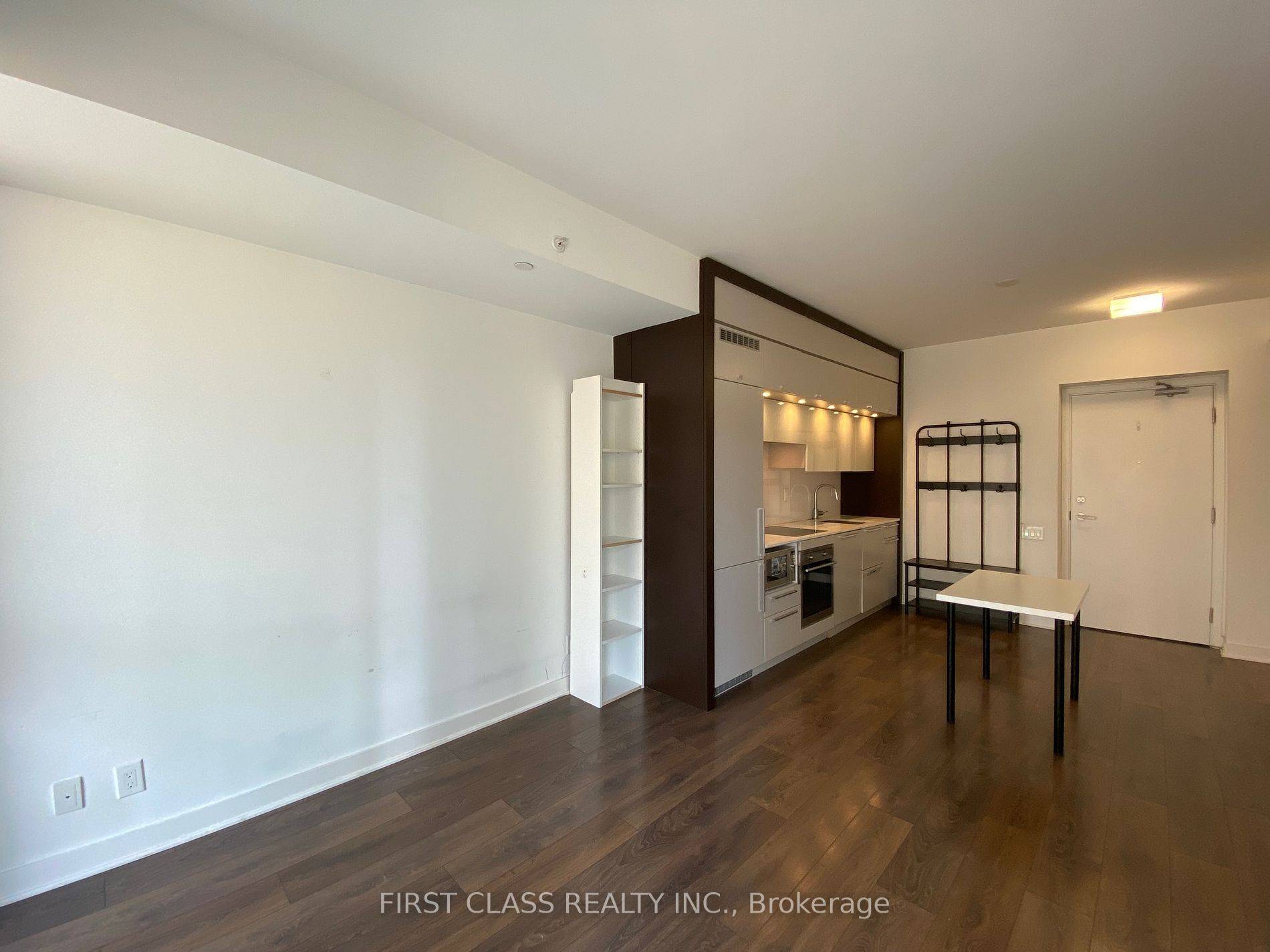 Toronto C01, ON M4Y 0B9,15 Grenville ST #1208
