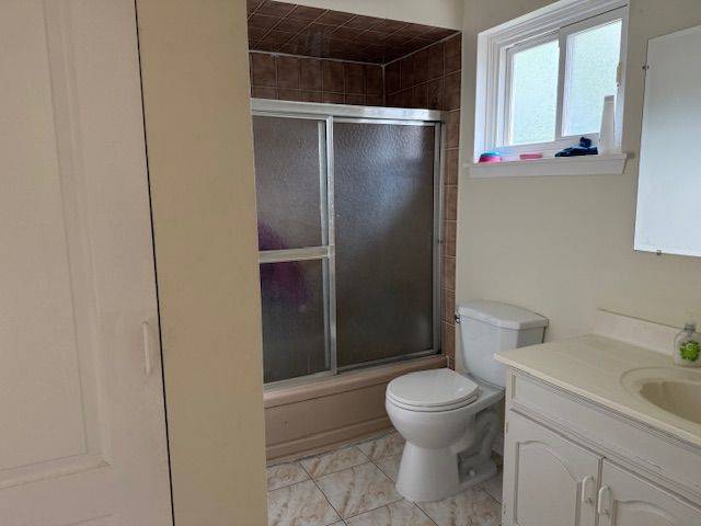 Brampton, ON L6T 3A2,25 Edenborough DR #(Upper)