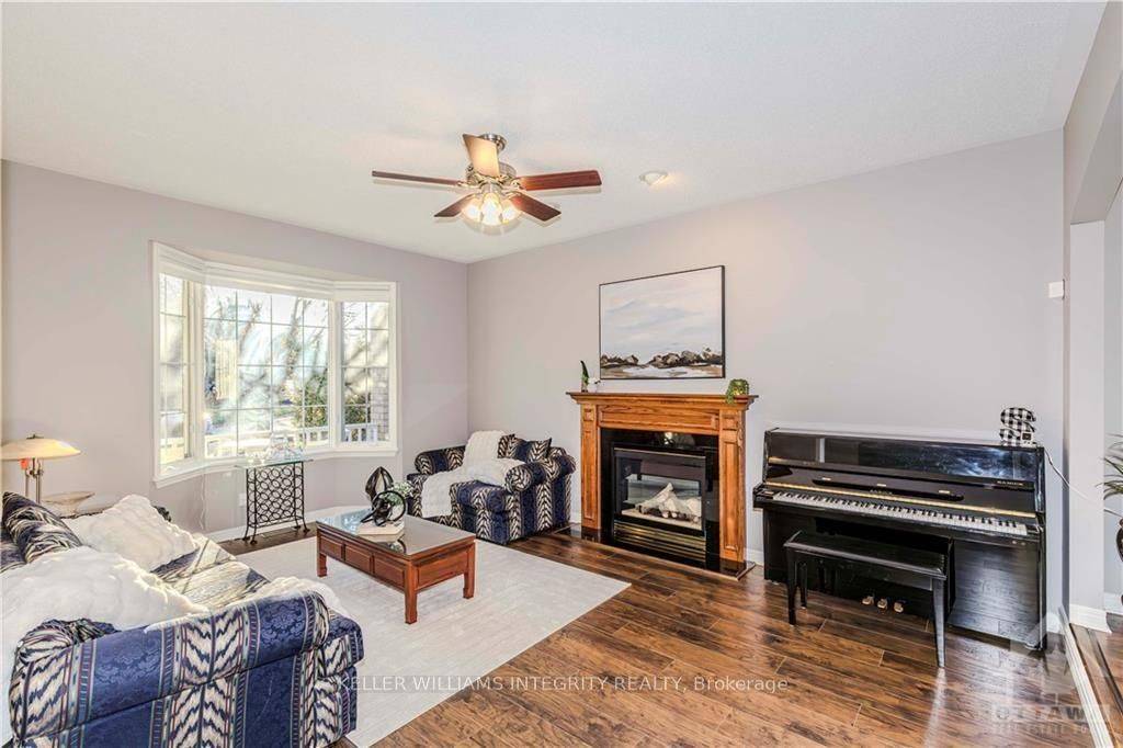 Kanata, ON K2K 3E4,72 Kenins CRES