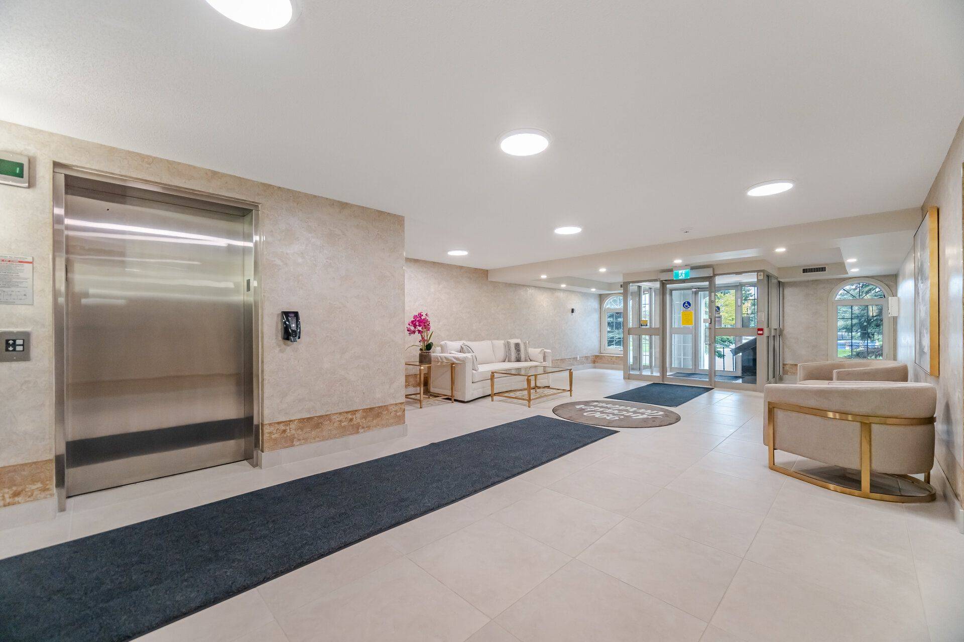 Hamilton, ON L9K 1J8,990 Golf Links RD #308