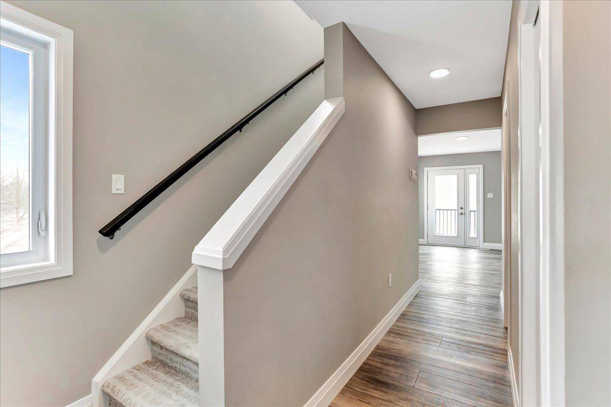 Minto, ON N0G 2P0,182 Bridge CRES ##1