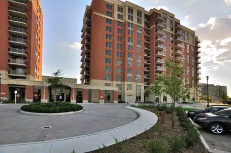 Richmond Hill, ON L4B 0B1,75 King William CRES #605