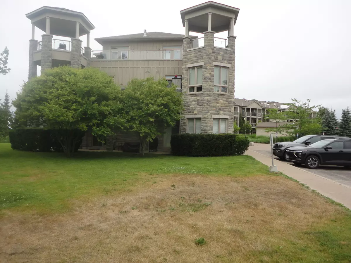 Wasaga Beach, ON L9Z 2M7,764 River RD E #101