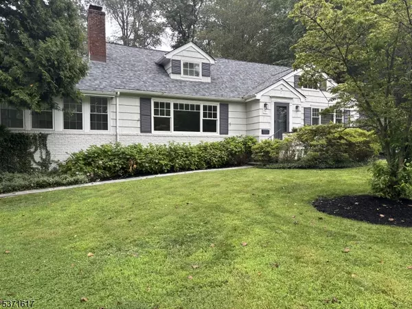 241 Summit Ave, Summit City, NJ 07901