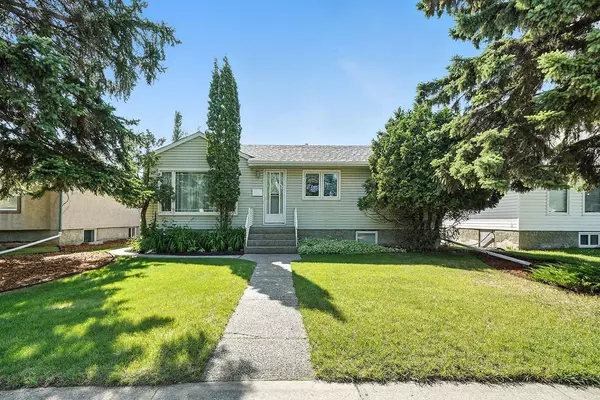 3422 49 AVE, Red Deer, AB T4N 3W2