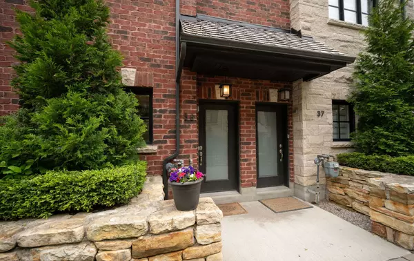 Toronto W06, ON M8W 0B7,79 Elder AVE #36