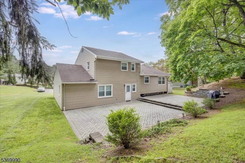 Little Falls Twp., NJ 07424,1 Brook Ct
