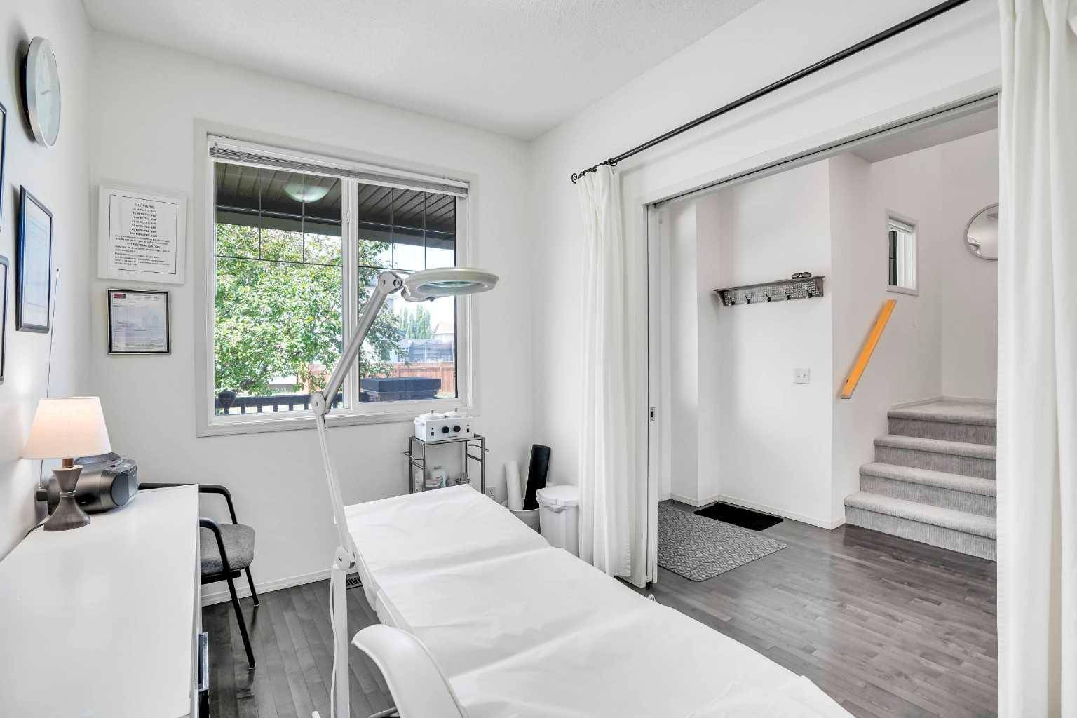 Calgary, AB T2Z 0G6,51 Copperstone CIR Southeast