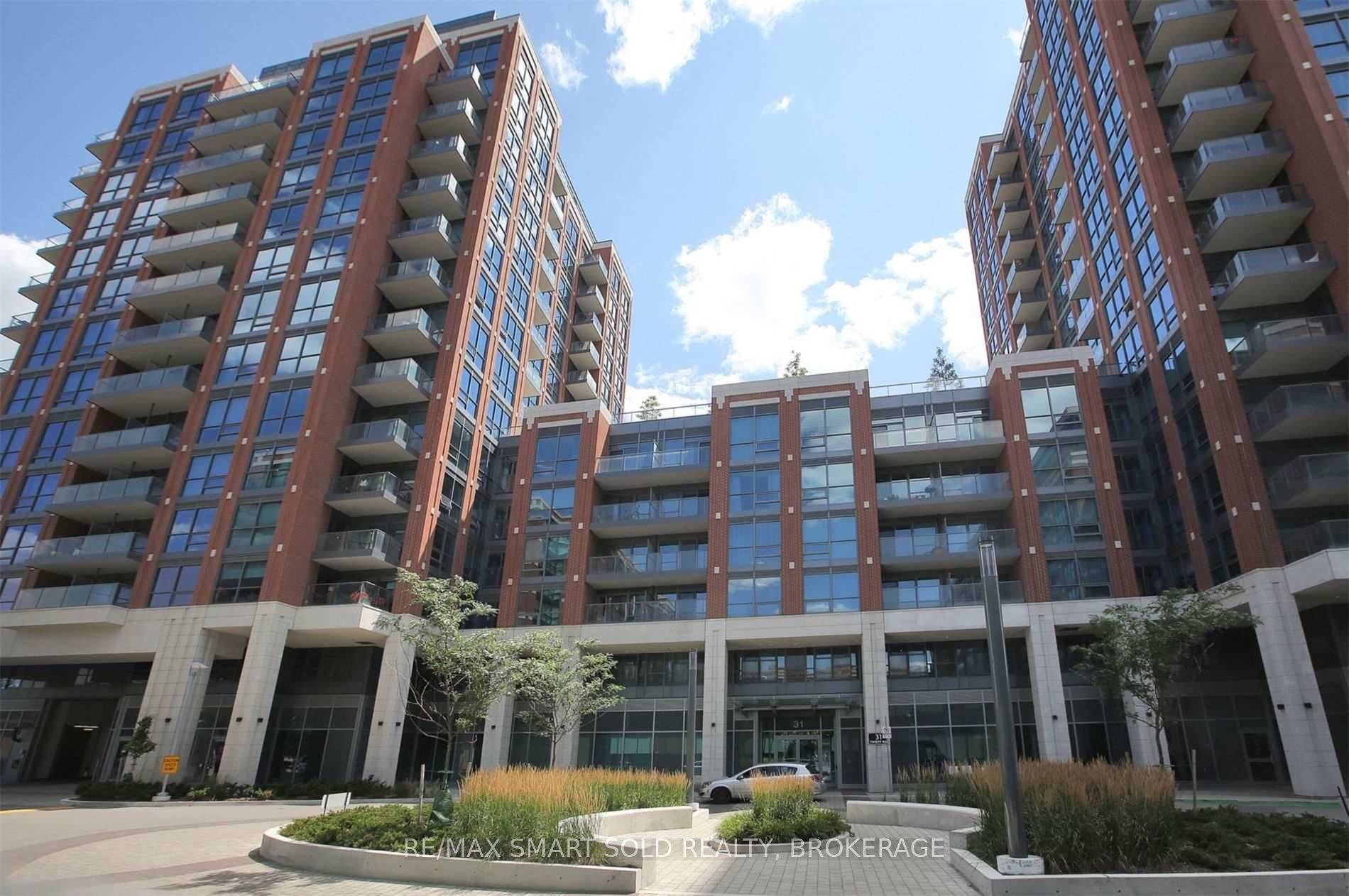 31 Tippett RD #831, Toronto C06, ON M3H 2V1