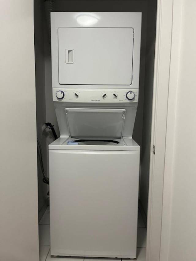 Toronto C15, ON M2J 1M6,66 Forest Manor RD #1401
