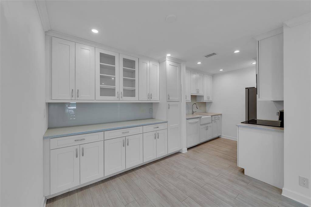 170 Cypress Club Dr #716, Pompano Beach, FL 33060