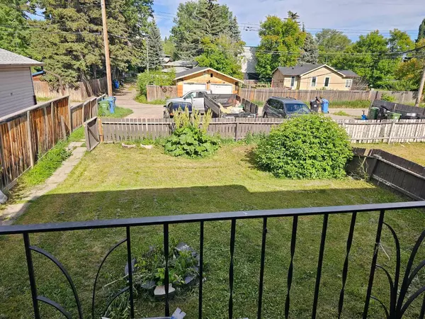Calgary, AB T3B 0C6,5912 Bowness RD NW #1