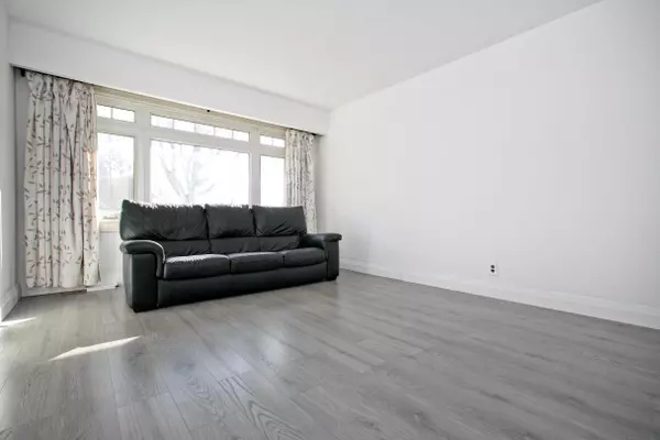 Oshawa, ON L1G 6K6,152 Eastmount ST